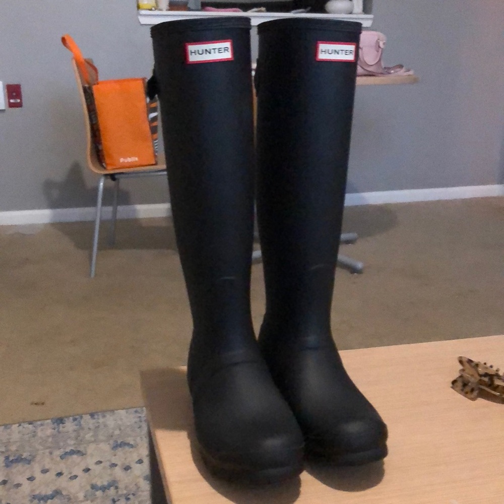 NWOT black HUNTER rain boots